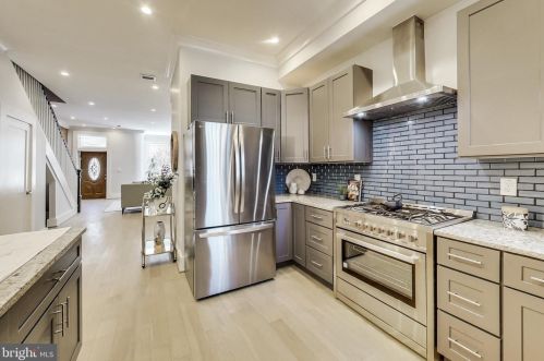 2119 1st St, Washington DC  20001-1004 exterior