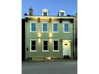 915 Peralta St, Pittsburgh, PA 15212-5028