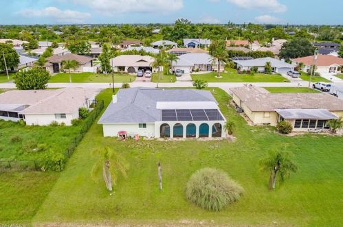 3749 6th Ave, Cape Coral FL  33904-5204 exterior