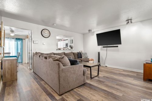 408 500, Clearfield, UT 84015-3951