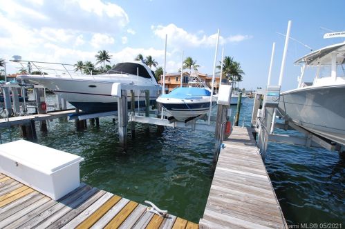 140 Harbors Way, Boynton Beach, FL 33435-2400