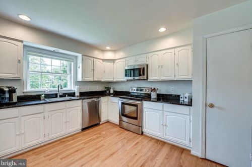 328 River Bend Rd, Great Falls VA  22066-4140 exterior