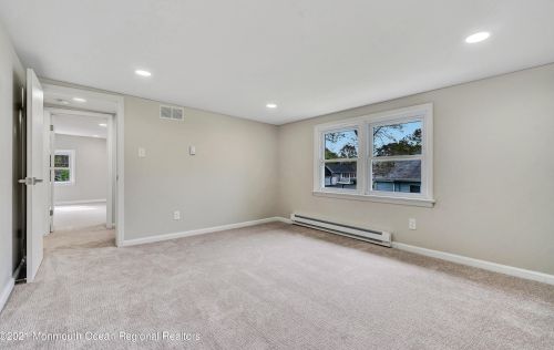 226 Davis Ave, Lacey NJ  08731-3519 exterior