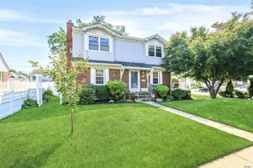 19 Edward Ave, Hicksville, NY 11801-5244