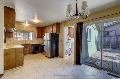 1290 Champlain Dr, South Lake Tahoe CA  96150-2312 exterior