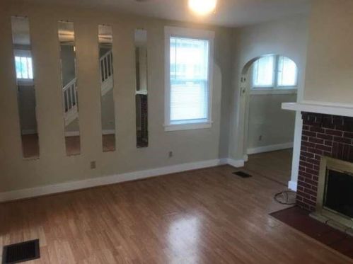 337 Parallel Ave, Pittsburgh, PA 15210-3725