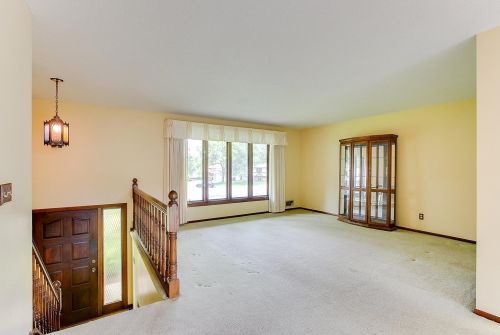 3317 Roosevelt Ct, Minneapolis, MN 55418-1538