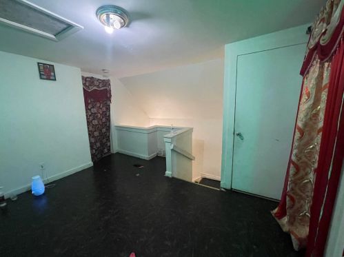 1964 Finn Pl, Milwaukee WI 53206-1338 exterior