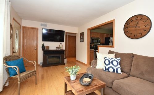 1136 Dopp St, Waukesha, WI 53188-4934