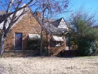 1509 Delaware Pl, Tulsa OK  74104-5236 exterior