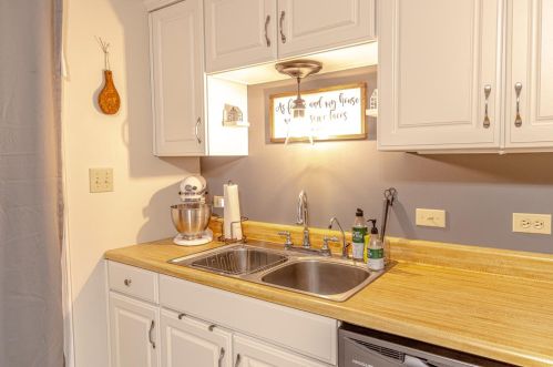 10641 Manor Dr, Dyer IN  46373-9119 exterior