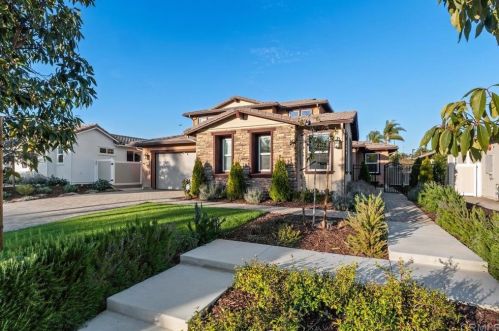 1639 Brady Cir, Carlsbad CA  92008-2574 exterior