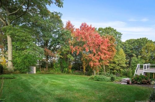 226 Juniper Ridge Dr, Waterbury CT  06708-1912 exterior