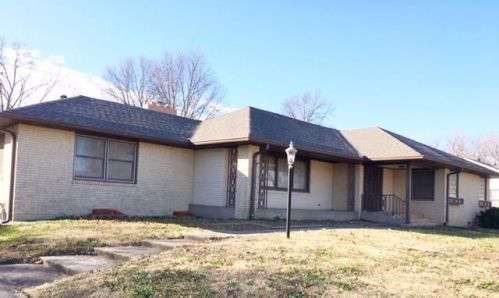 1205 3rd St, Angola, KS 67337-7013