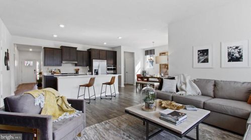 101 Brookside Ln, Gettysburg PA  17325-2026 exterior