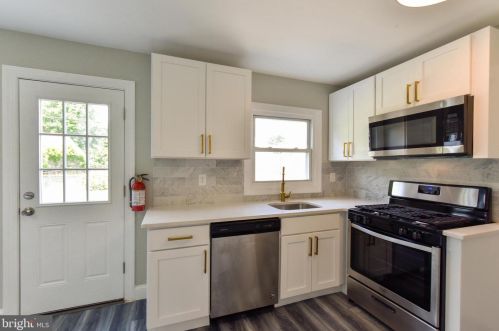 29 Maplewick Ln, Willingboro NJ  08046-2904 exterior