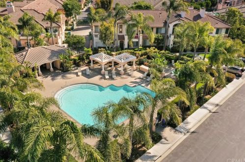 605 Solvay Aisle, Irvine CA  92606-0833 exterior