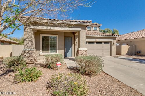 1426 Clark Dr, Gilbert, AZ 85297-6878