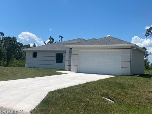 3901 8th St, Lehigh Acres, FL
