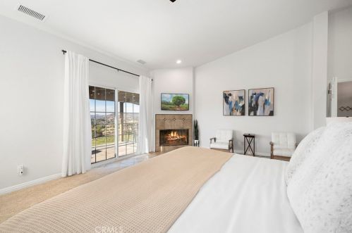 40107 Calle Breve, Temecula CA  92592-8692 exterior