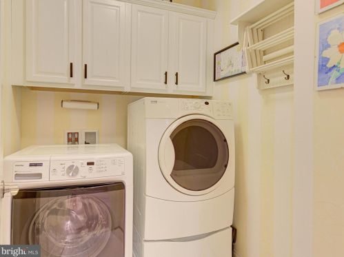 20500 Stone Fox Ct, Leesburg VA 20175-7223 exterior