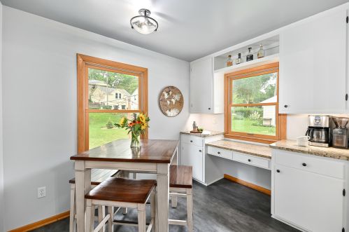 181 Glenview Ave, Milwaukee WI 53213-3323 exterior