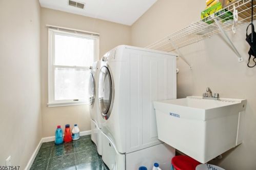 15 Hidden Glen Dr, Sparta NJ  07871-3843 exterior