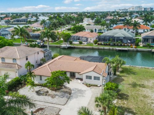 773 Holly Ct, Marco Island FL  34145-1915 exterior