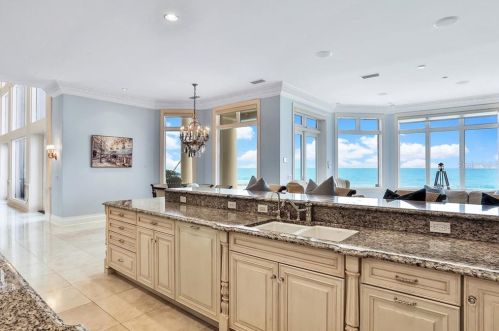 535 Ocean Shore Blvd, Ormond Beach FL  32176-5401 exterior