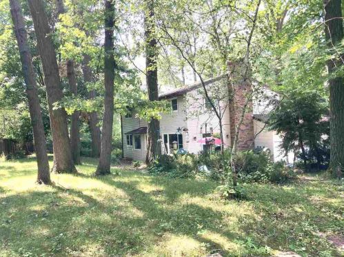 2644 Seneca Ct, Green Bay, WI 54313-4931