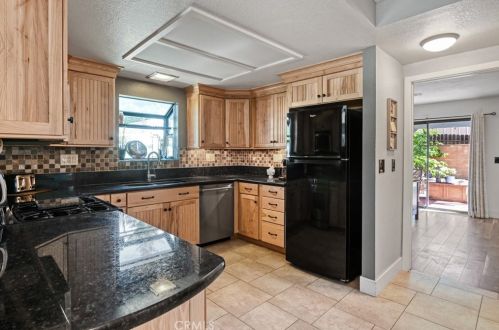 40152 Calle Plana, Santa Clarita CA  91390-1086 exterior