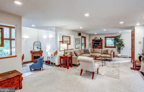 210 Hoernerstown Rd, Hummelstown PA  17036-9503 exterior