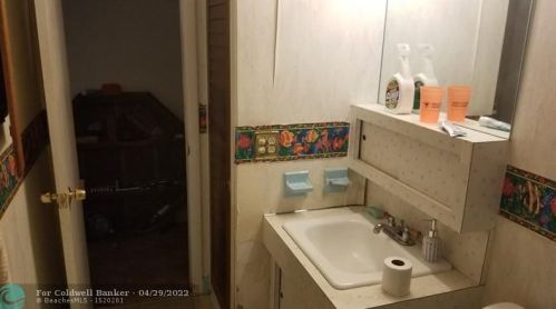 7330 1 Ct, Hollywood FL 33024-7212 exterior