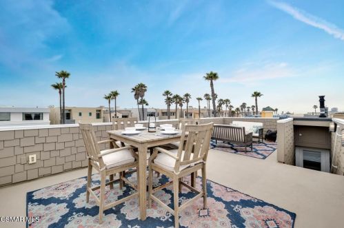 820 Mandalay Bch Rd, Oxnard CA 93035-1078 exterior