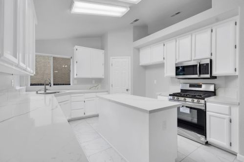 8702 White Peacock Way, Elk Grove CA  95624-3701 exterior