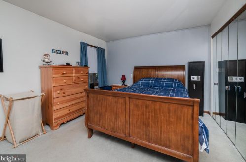 6 Pendleton Dr, Berlin Boro NJ  08009-9672 exterior