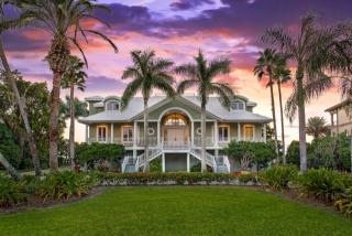 350 Shore Dr, Sarasota, FL 34234-3747