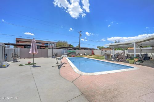 7830 17 Ave, Phoenix AZ 85023-2569 exterior