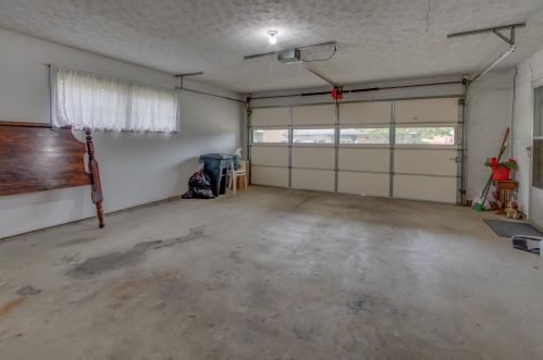 2219 Manhattan Blvd, Springfield OH  45504-4256 exterior