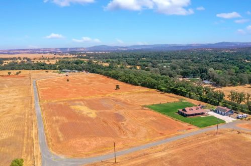 301 Sunnybrook Ln, Oroville CA  95965-8101 exterior