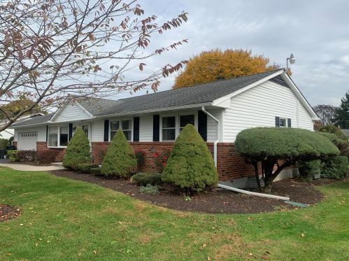 1545 Walnut Ln, Macungie PA  18062-9407 exterior