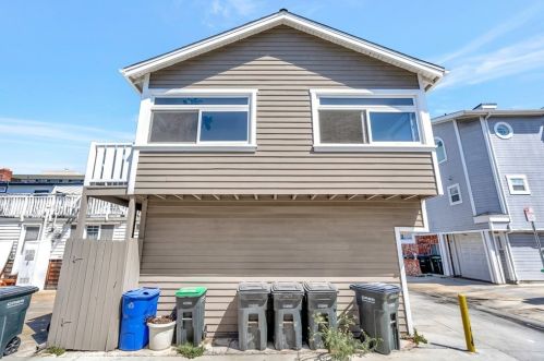 307 Fernando St, Newport Beach CA  92661-1236 exterior