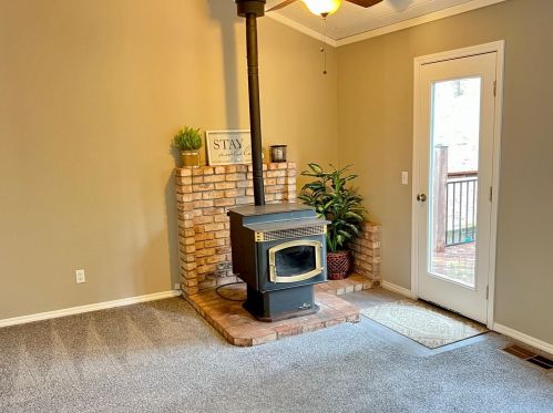 10683 Alta Sierra Dr, Grass Valley CA  95949-6847 exterior