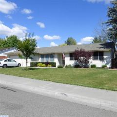 1134 15th Pl, Kennewick WA  99337-4146 exterior