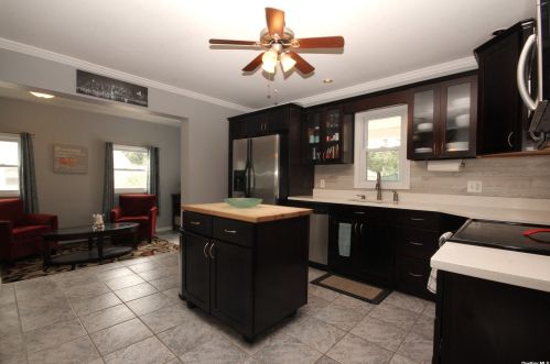 656 Sandra Ave, West Islip NY  11795-2524 exterior