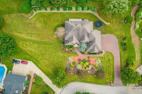 118 Linksview Dr, Canonsburg, PA 15317-5328
