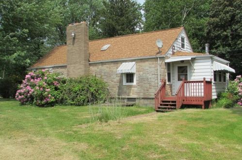 2732 Us Route 30, Hookstown, PA 15050-1408