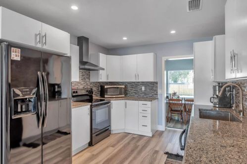 2300 35th Ave, Saint Petersburg, FL 33713-1815