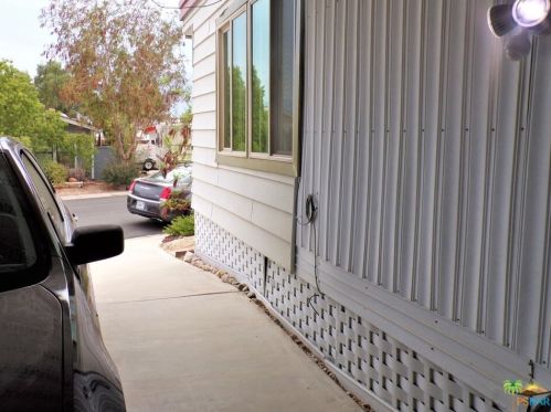 69370 Poolside Dr, Desert Hot Springs CA  92241-8727 exterior