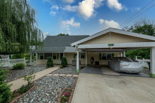 116 Oakdale St, Bridgeport, CT 06606-3105